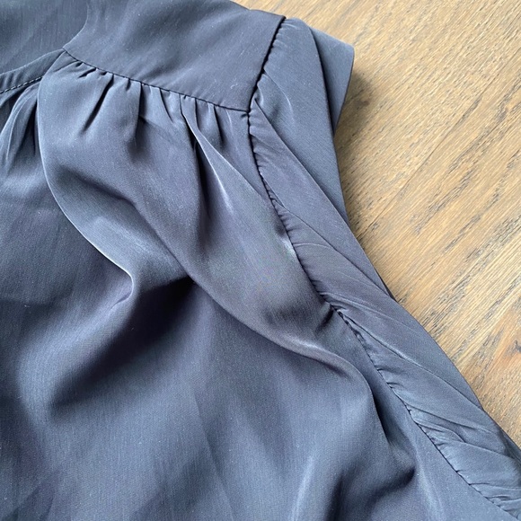 Mandee Grey sleeveless blouse with jew - Picture 5 of 5